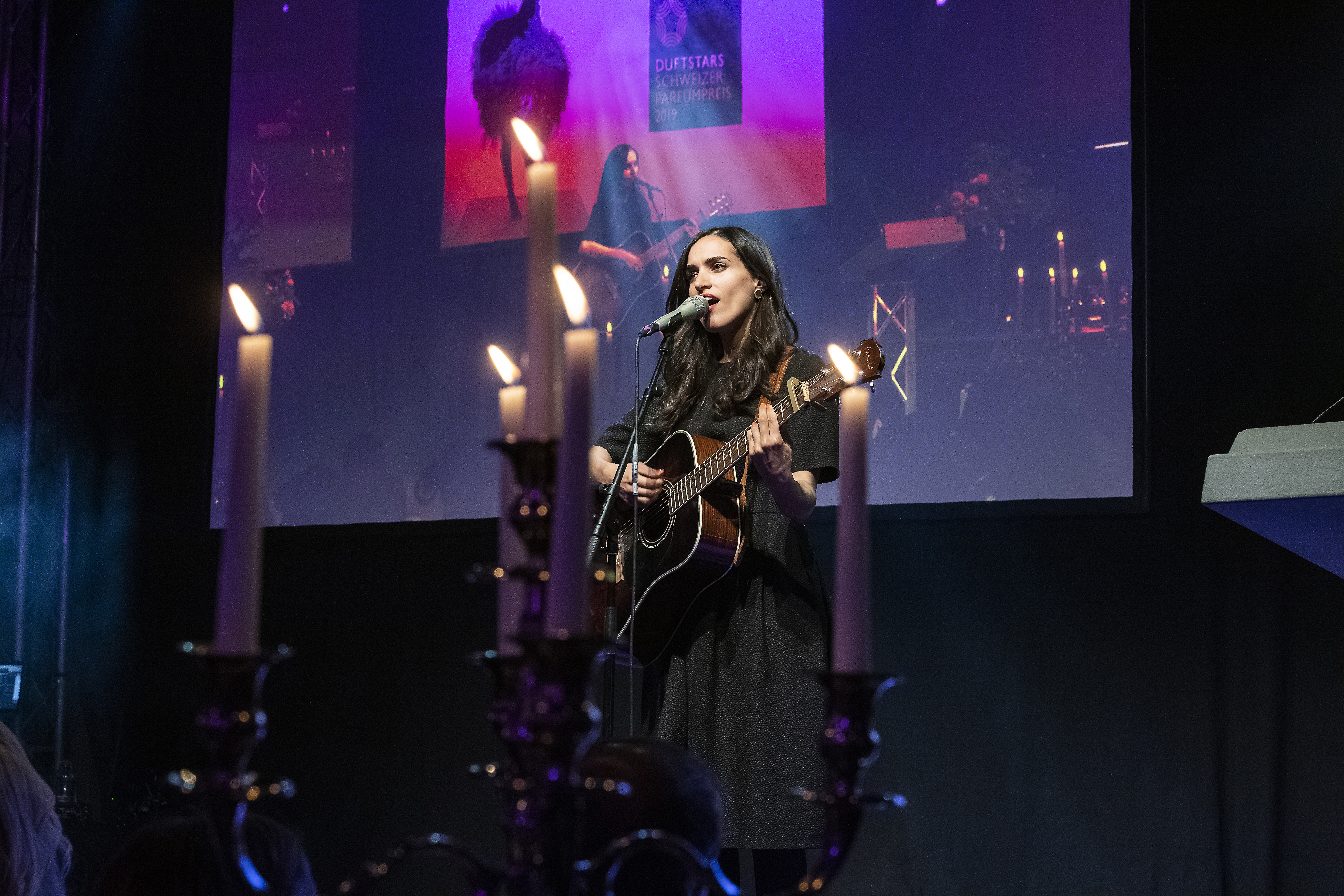 🎤 Lea Lu live am Schweizer Duftstars Award 2019 – Foto: Johannes Dietschi