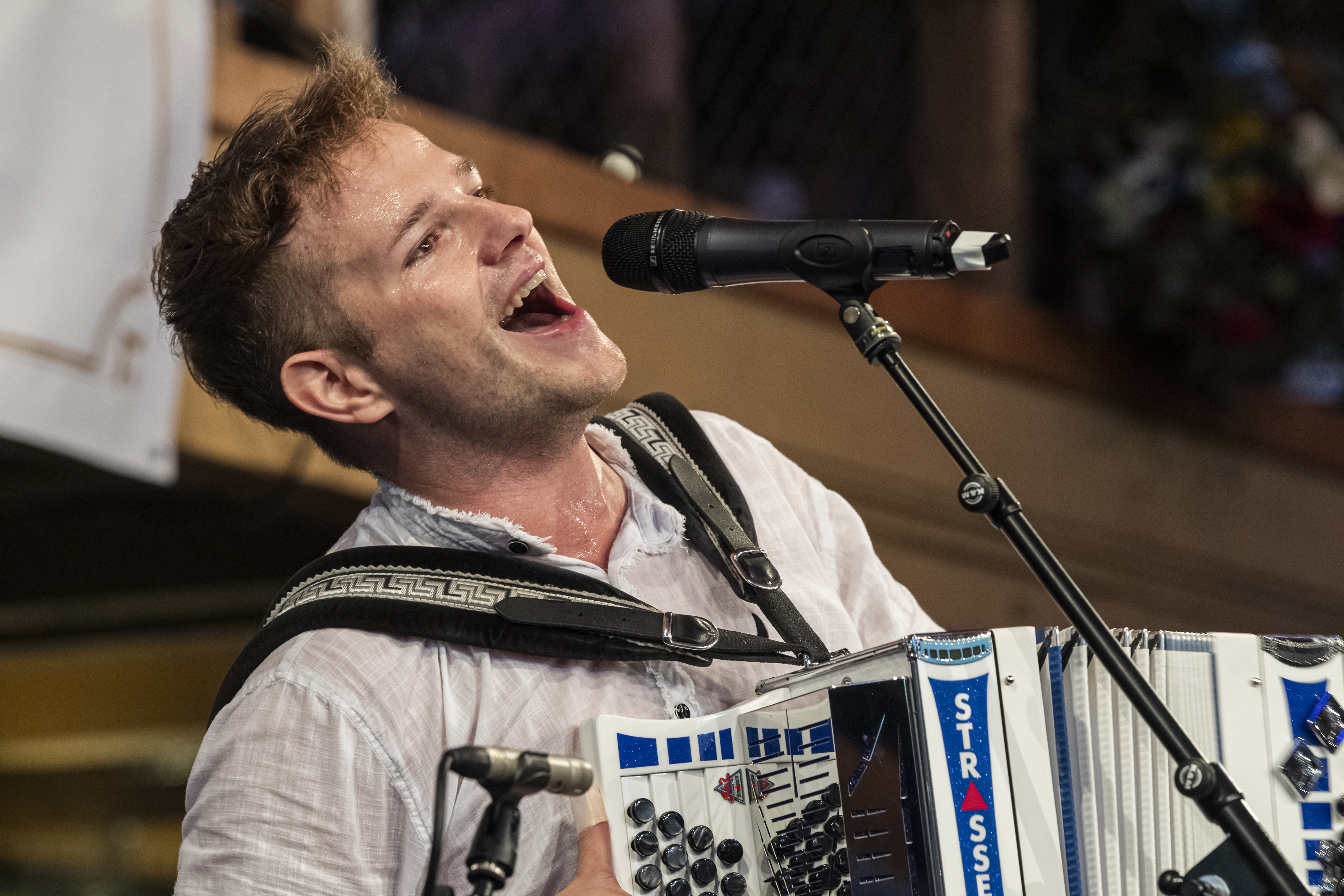 Swen Tangel rockt den Musikantenstadel in Winterthur